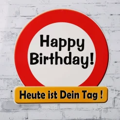 Riesiges Schild "Happy Birthday"