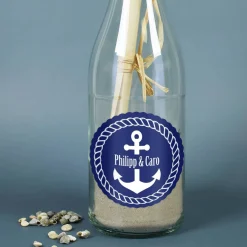 Romantische Flaschenpost mit maritimen Aufkleber und Ihren Wunschnamen