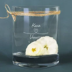 Romantische Hochzeitsvase mit geschwungenem Herz, Ihren Wunschnamen und einem Hochzeitsdatum