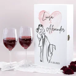 Romantisches Geschenkset zur Hochzeit mit Weingläsern und Holzbox