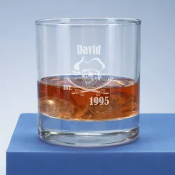 Rumglas graviert mit Piratenmotiv, Name und Geburtsjahr