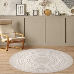 Runder Wohnteppich mit Mandala und Wunschtext in vier Farben