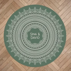 Runder Wohnteppich mit Mandala und Wunschtext in vier Farben