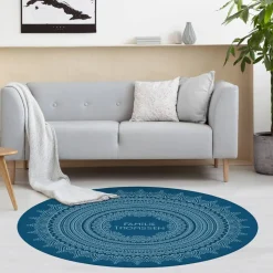 Runder Wohnteppich mit Mandala und Wunschtext in vier Farben