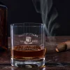 schlichtes, gerades und schweres Whiskyglas mit Gravur