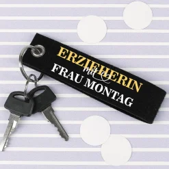 Schlüsselanhänger aus Filz - Erzieherin mit Herz - mit Namensaufdruck