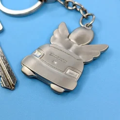 Schlüsselanhänger aus Metall | Schutzengel im Auto
