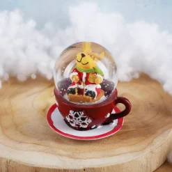 Schneekugel Rentier auf roter Tasse