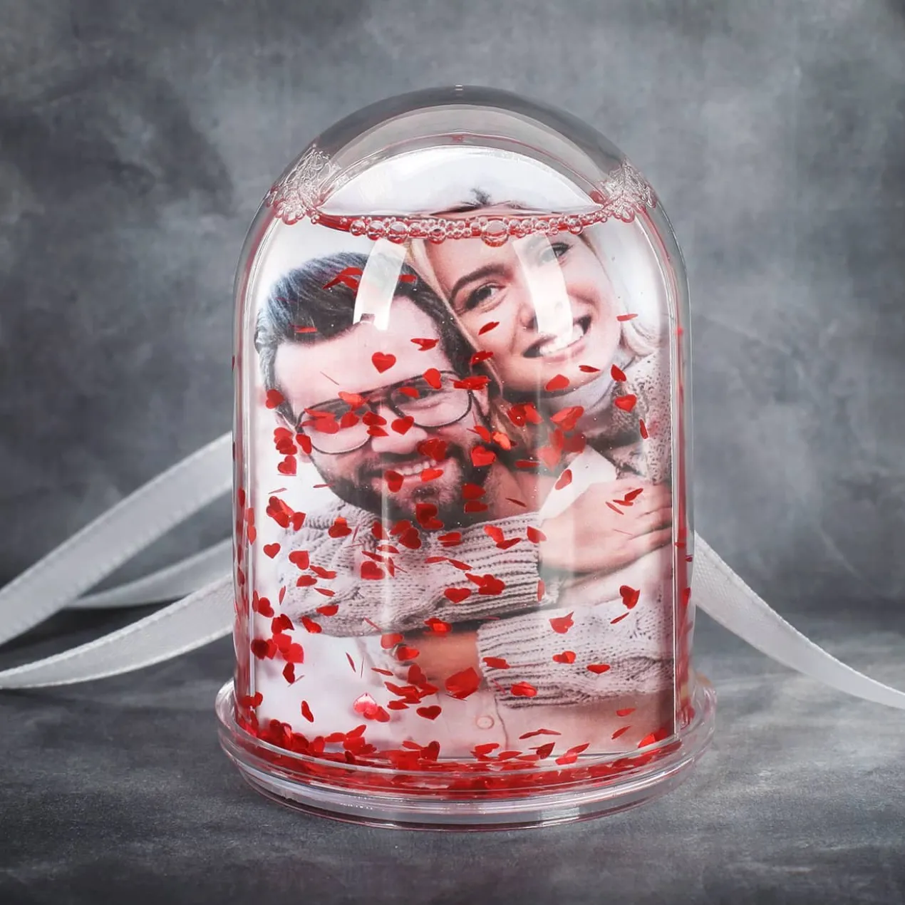 Schneekugel zum Valentinstag mit Ihren zwei Lieblingsfotos