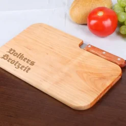 Schneidebrett mit graviertem Vornamen Brotzeit und Messer