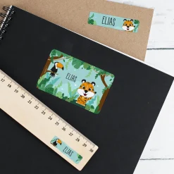 Schulaufkleber im Dschungel-Design mit Tiger & Tukan und Wunschname
