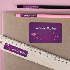 Schulaufkleber im Set mit floralem Motiv in violett