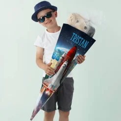 Schultüte mit coolem Raumschiff-Motiv und Wunschname
