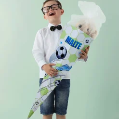 Schultüte mit 3D-Fußballmotiv und Name