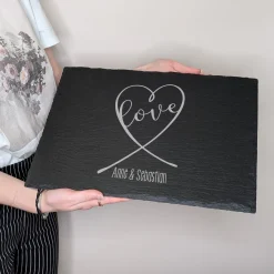 Servierplatte aus Schiefer mit Namen personalisiert für Paare | Love-Motiv | Rechteckig