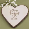Silberne Hochzeit - Holzscheibe in Herzform mit Namen