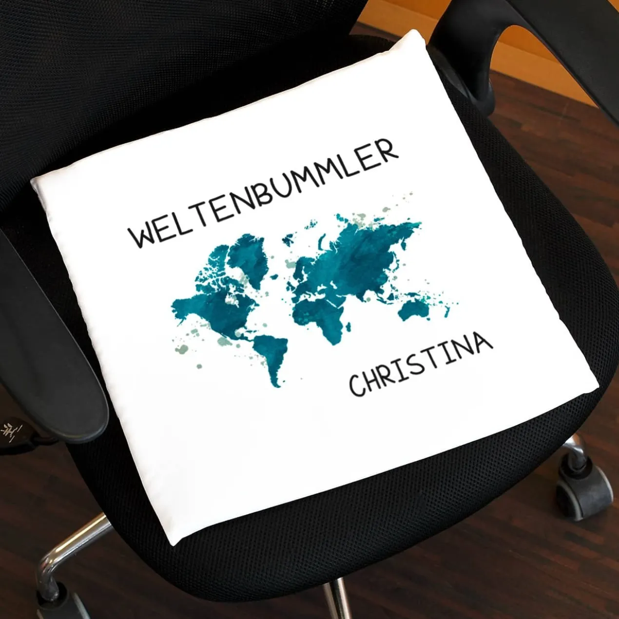 Sitzkissen für Weltenbummler mit Wunschnamen