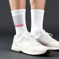 Socken für Mama mit Schriftzug in weiß als Muttertagsgeschenk | Modernes Motiv und Größenauswahl