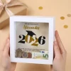 Spardose zum Abschluss 2026 als Bilderrahmen | Personalisiertes Geldgeschenk für Abi, Abitur & Studium