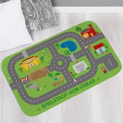 Spielteppich für unterwegs - Stadt mit Baustelle und Wunschtext 76x45cm