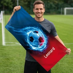 Sporthandtuch personalisiert mit Name als Geschenk für Fußballer | Sport Handtuch mit Fußball Motiv