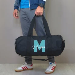 Sporttasche mit Name & Initiale personalisiert als Geschenk | Reisetasche für Freizeit & Sport