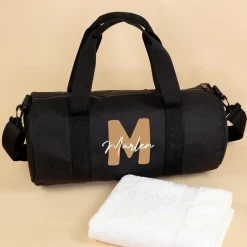 Sporttasche mit Name & Initiale personalisiert als Geschenk | Reisetasche für Freizeit & Sport