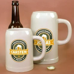 Steingut Bierkrug 'Bierkenner' personalisiert mit Name | Keramik Bierglas 0,5 oder 1 Liter