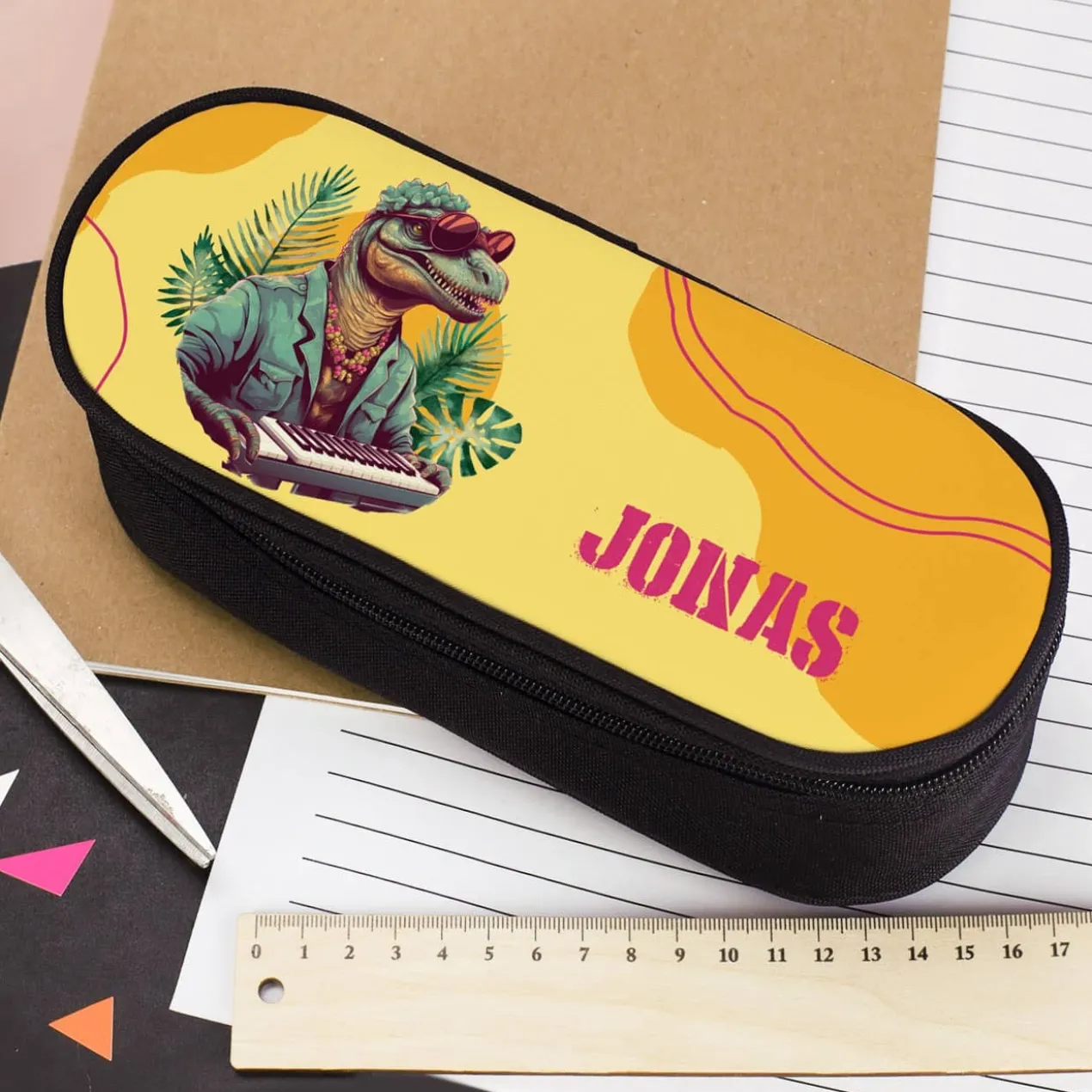 Stiftebox mit coolen Dinosauriern und Name