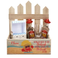 Strandurlaub-Feeling in der Holzkiste - mit personalisiertem Schnapsglas und Tequila