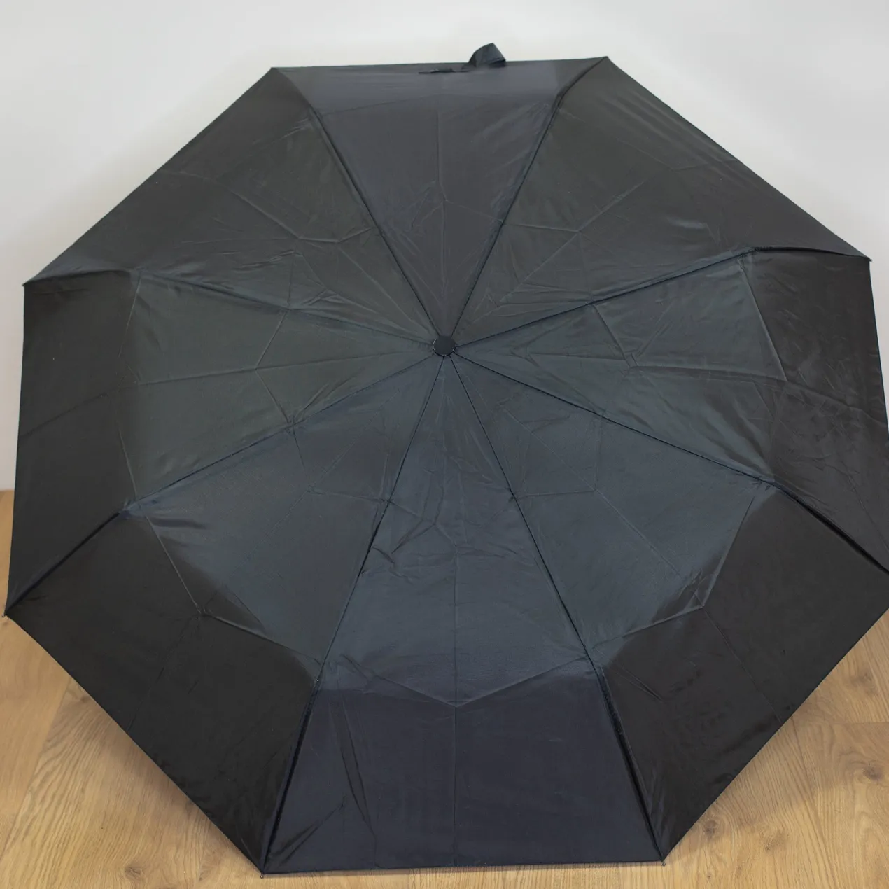 Taschen Regenschirm als Whiskyflasche