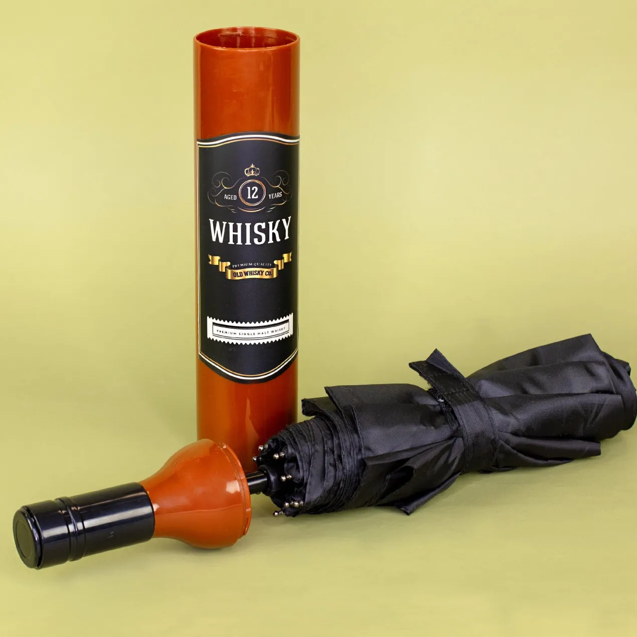 Taschen Regenschirm als Whiskyflasche