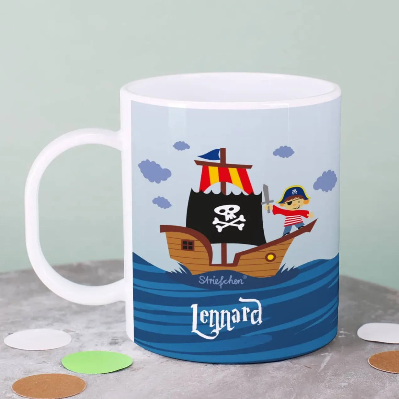 Tasse aus bruchfesten Kunststoff mit Piratenschiff und Name | Geschenk für Kinder & Einschulung