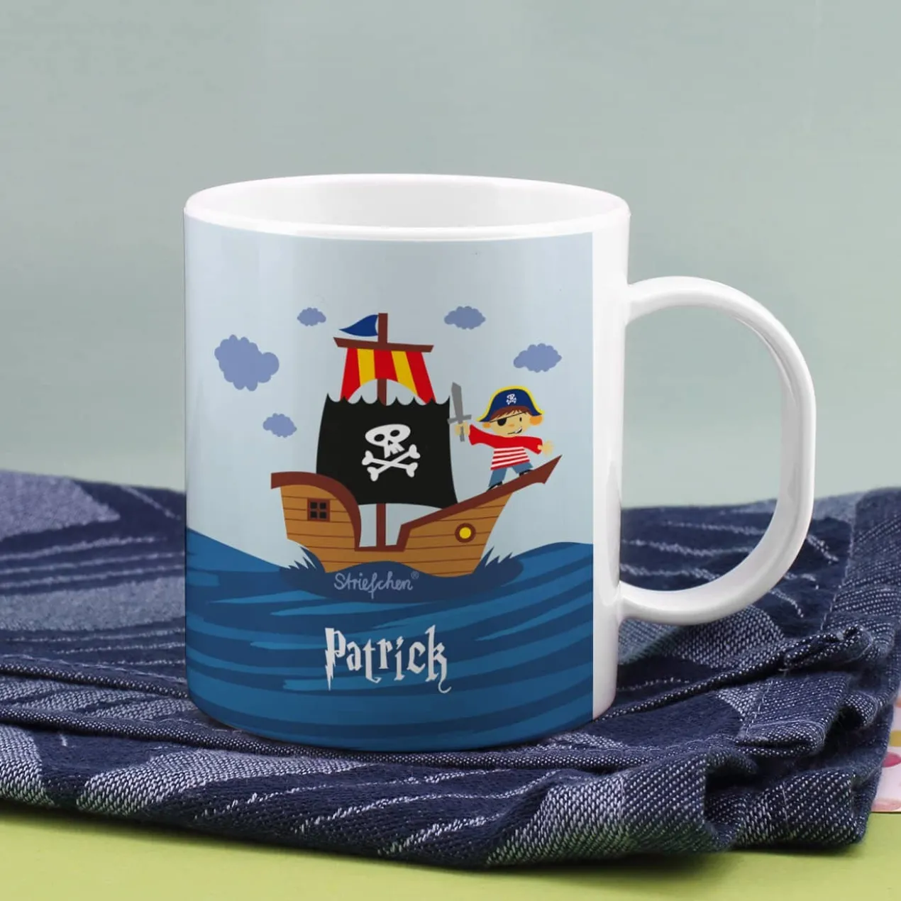 Tasse aus bruchfesten Kunststoff mit Piratenschiff und Name | Geschenk für Kinder & Einschulung