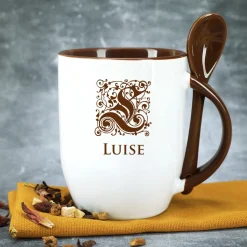 Tasse mit Monogramm