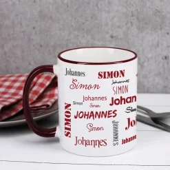 Tasse mit zwei Namen in verschiedenen Schriftarten
