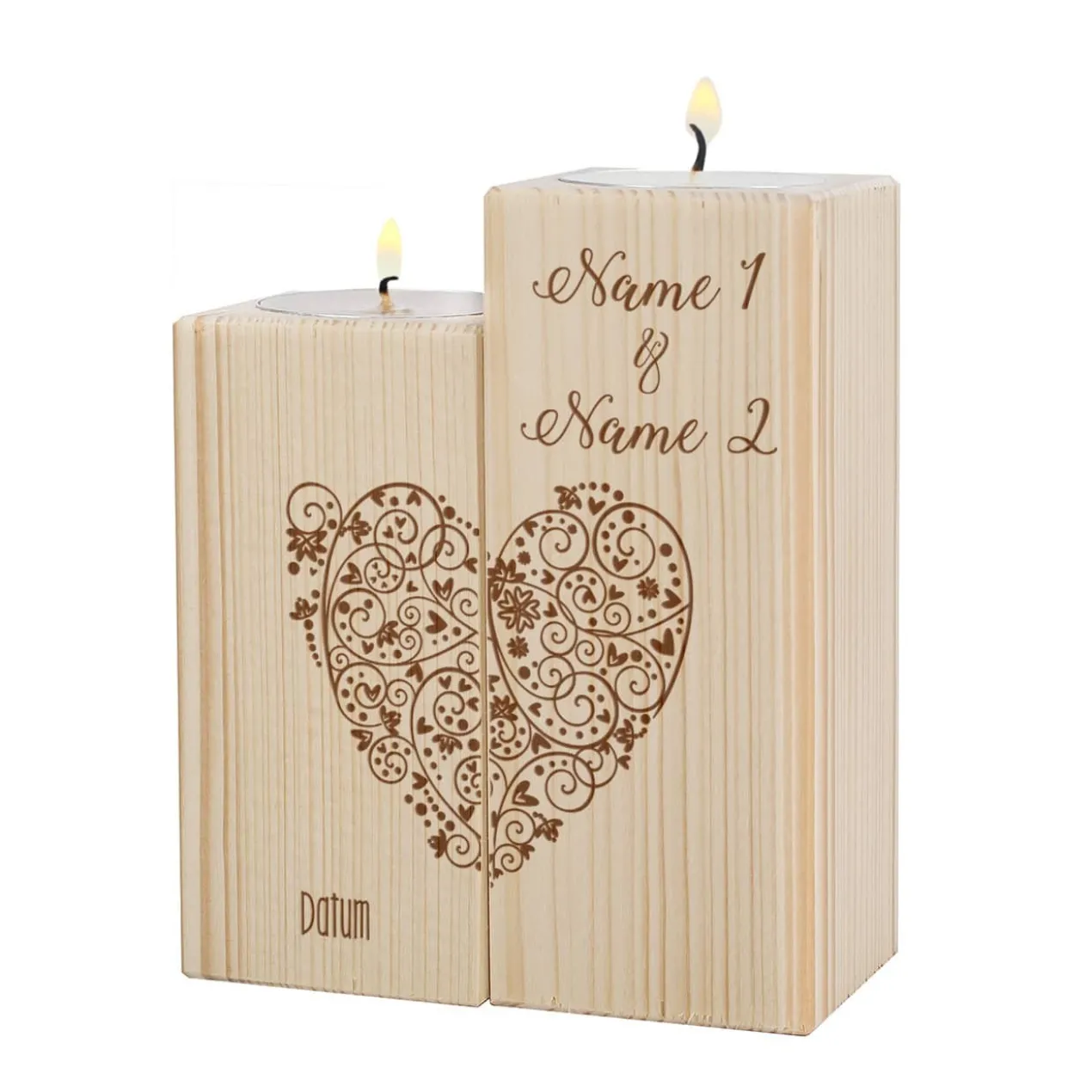Teelichthalter aus Holz mit graviertem Herz, Namen und Datum - 2er Set