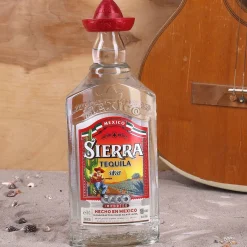 Tequila Geschenk-Set mit 4 gravierten Tequila-Shots in bedruckter Holzkiste mit Tequila Flasche