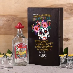 Tequila Geschenk-Set mit 4 gravierten Tequila-Shots in bedruckter Holzkiste mit Tequila Flasche