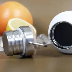 Thermosflasche mit Ihrem Wunschnamen in verschiedenen Schriftarten