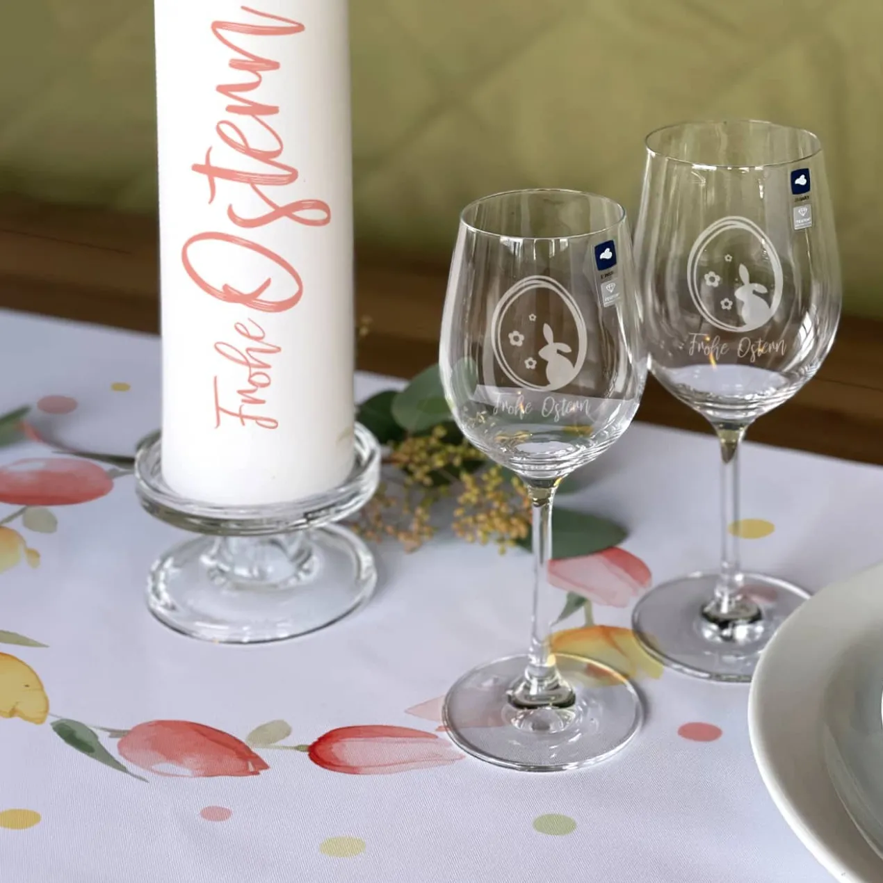 Tischläufer mit Osterhasen und Wunschtext in 2 Größen verfügbar