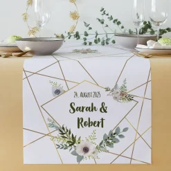 Tischläufer zur Hochzeit mit Namen, Datum & Blüten - in zwei Längen