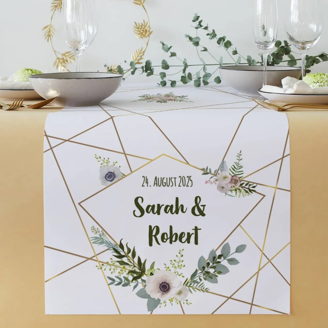 Tischläufer zur Hochzeit mit Namen, Datum & Blüten - in zwei Längen
