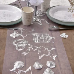 Tischläufer zur Hochzeit mit Taubenmotiv in Weiß