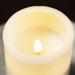 Trauerlicht mit Blätterkranz aus Echtwachs mit Name und Datum