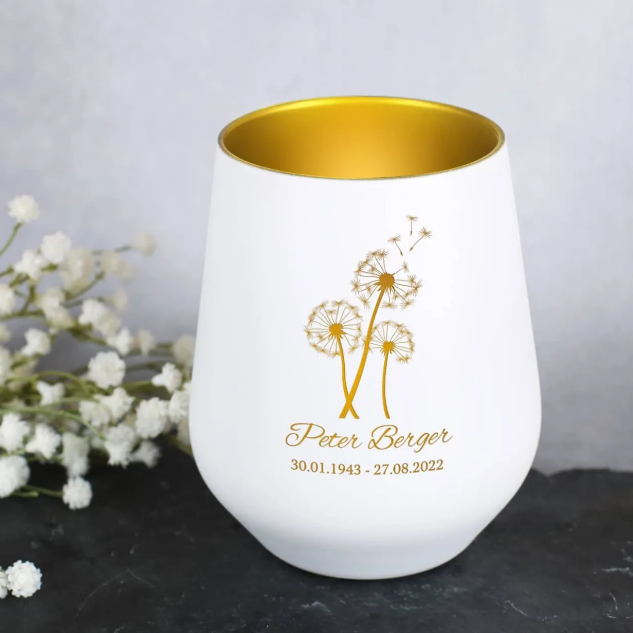 Trauerwindlicht mit Pusteblume, Name und Datum