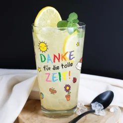 Trinkglas zum Abschied für Erzieher "Danke für die tolle Zeit!" mit Wunschtext und buntem Motiv