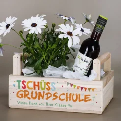 Tschüss Grundschule - Präsentkorb Pflanzkiste als Abschiedsgeschenk für Lehrer