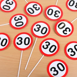 Verkehrsschilder mit 30 in Mini