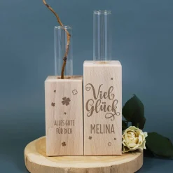 Viel Glück - gravierte Holzvase mit Reagenzgläsern, Name und Text
